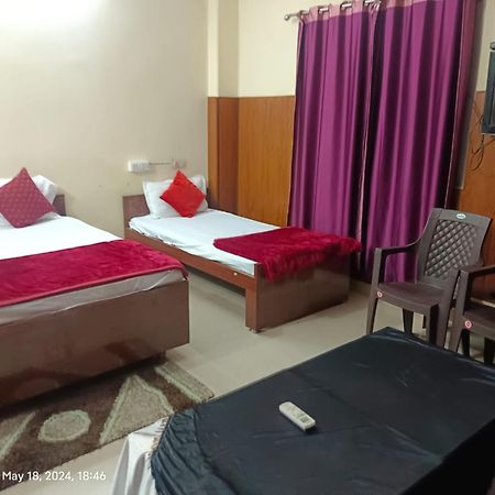 Goroomgo Varanasi Paradise Varanasi - Parking & Restaurant Available - Perfect Location And Comfortable Room Exteriér fotografie