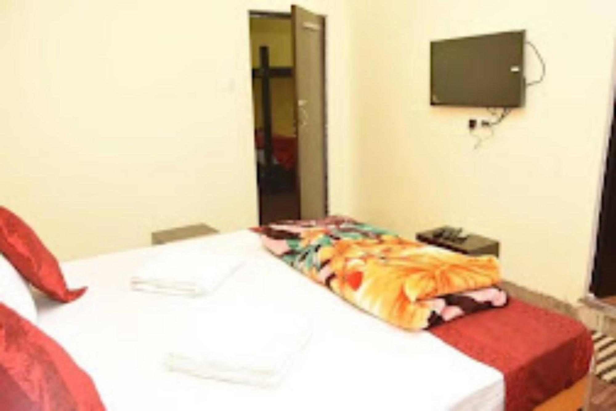 Goroomgo Varanasi Paradise Varanasi - Parking & Restaurant Available - Perfect Location And Comfortable Room Exteriér fotografie
