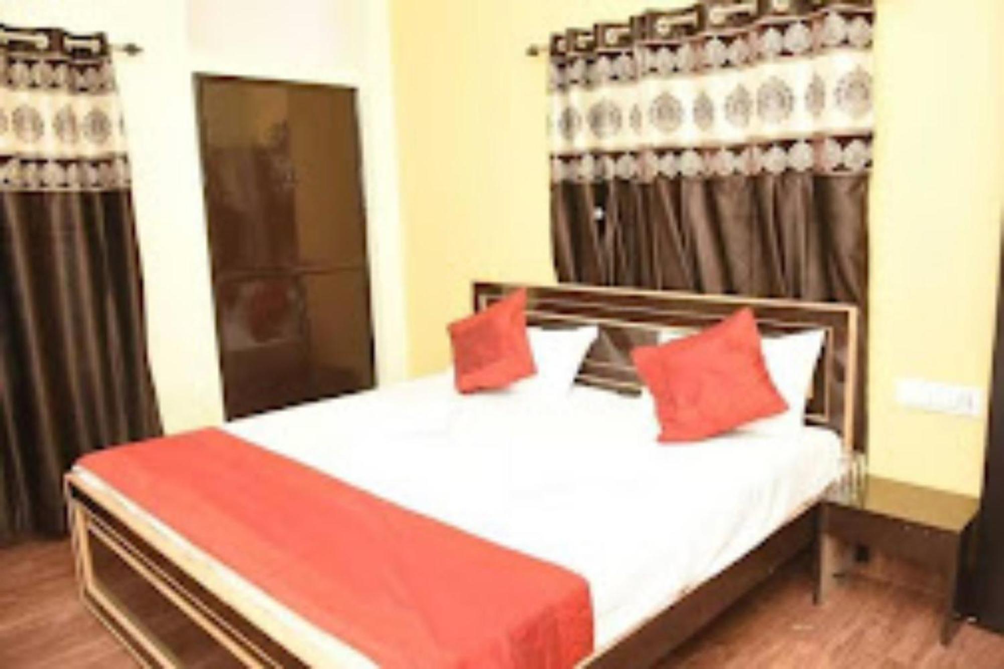 Goroomgo Varanasi Paradise Varanasi - Parking & Restaurant Available - Perfect Location And Comfortable Room Exteriér fotografie