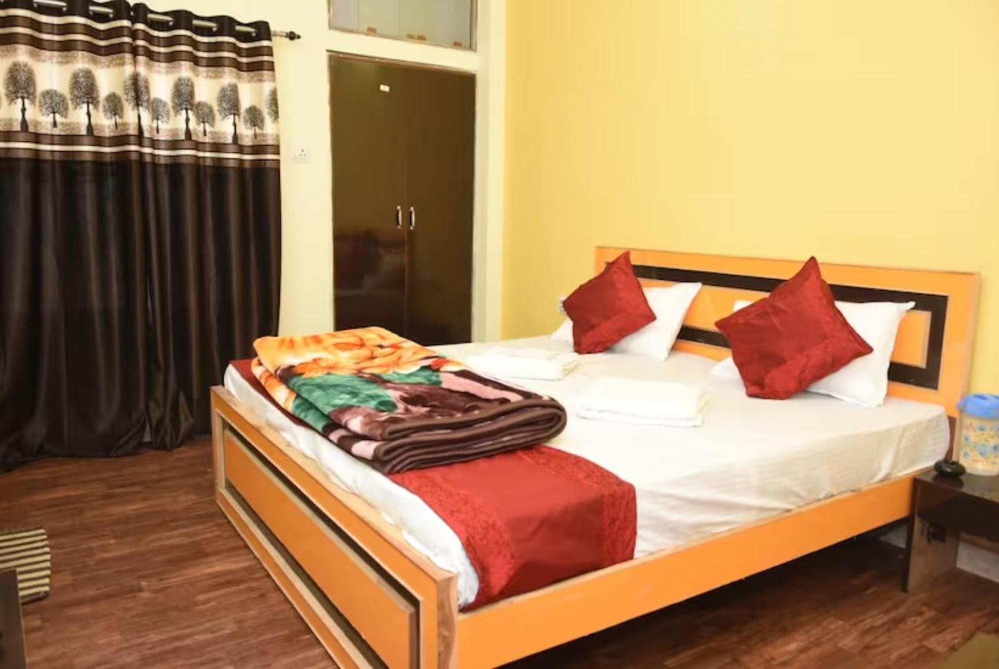 Goroomgo Varanasi Paradise Varanasi - Parking & Restaurant Available - Perfect Location And Comfortable Room Exteriér fotografie