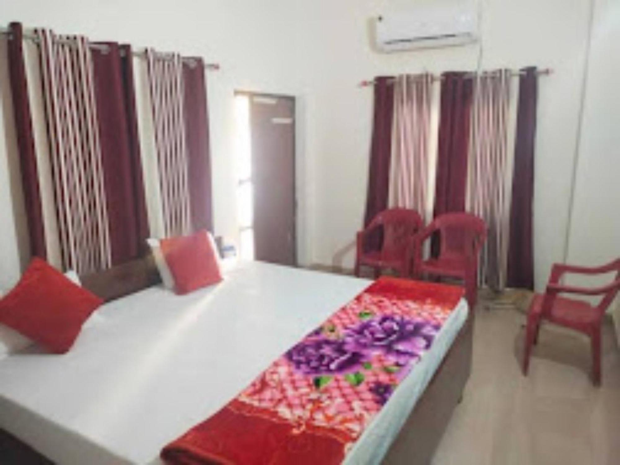 Goroomgo Varanasi Paradise Varanasi - Parking & Restaurant Available - Perfect Location And Comfortable Room Exteriér fotografie