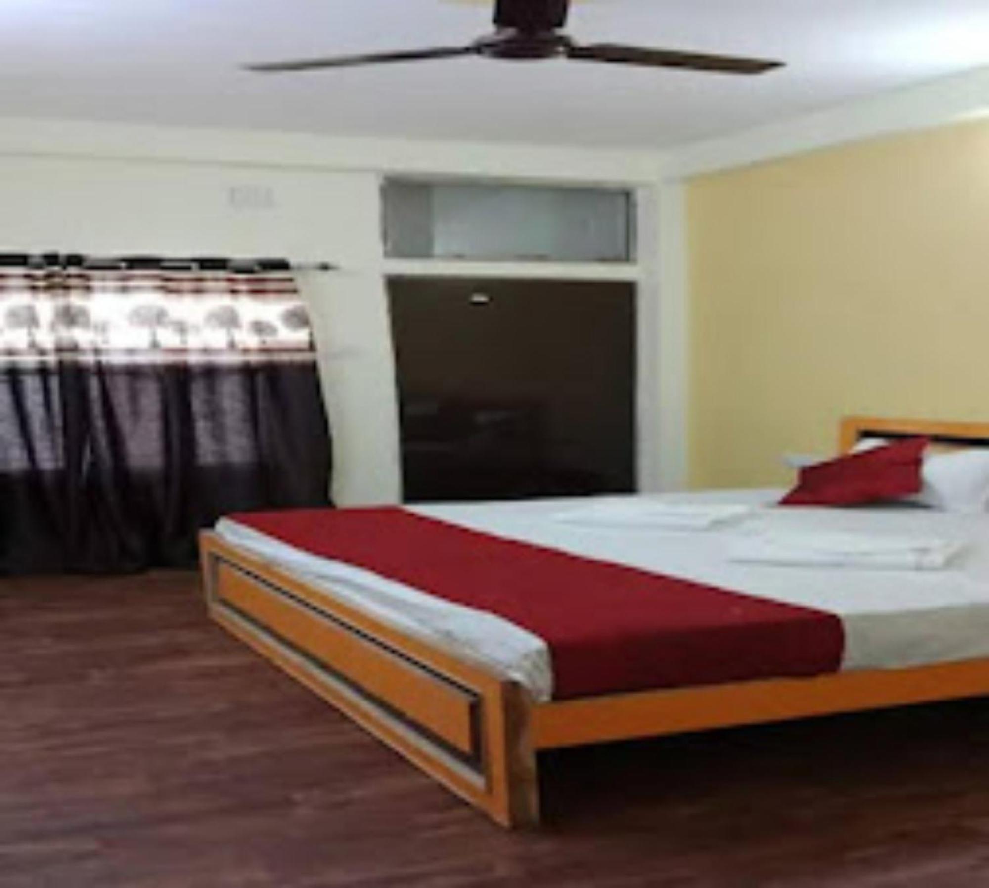 Goroomgo Varanasi Paradise Varanasi - Parking & Restaurant Available - Perfect Location And Comfortable Room Exteriér fotografie