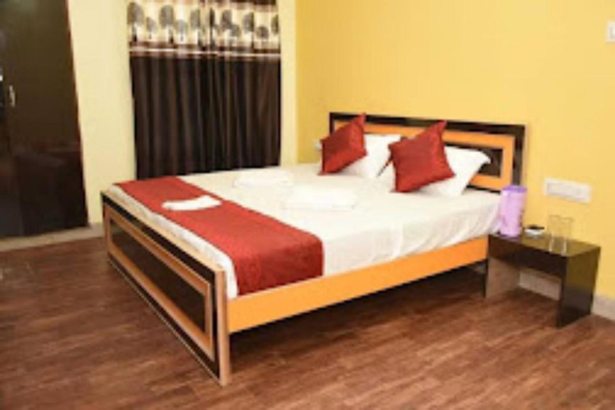Goroomgo Varanasi Paradise Varanasi - Parking & Restaurant Available - Perfect Location And Comfortable Room Exteriér fotografie
