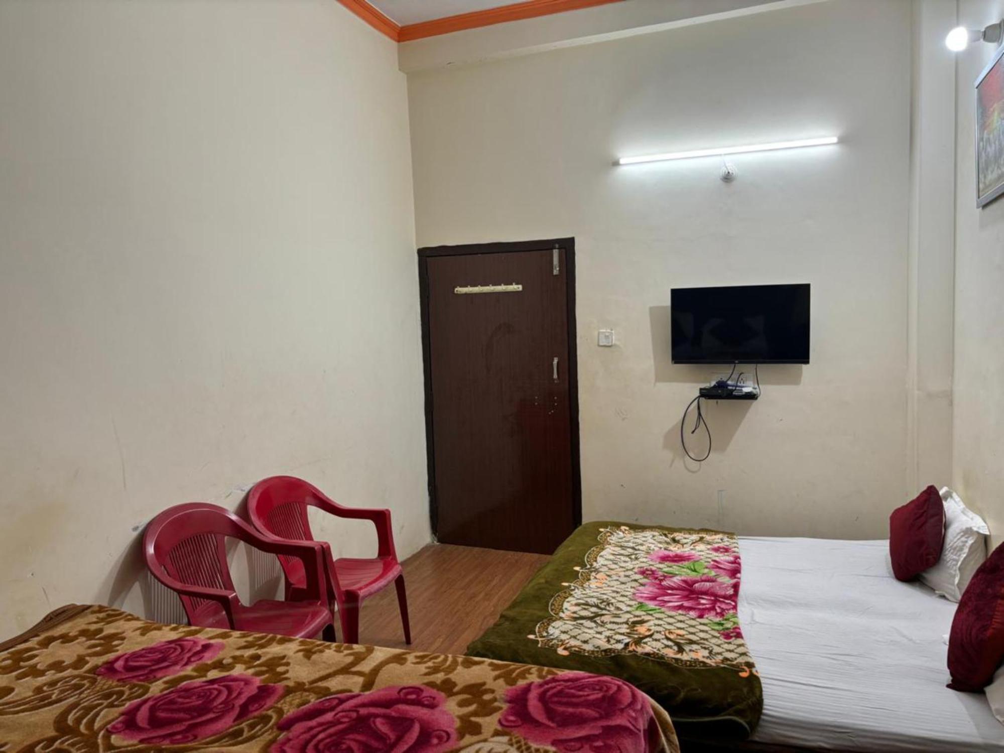 Goroomgo Varanasi Paradise Varanasi - Parking & Restaurant Available - Perfect Location And Comfortable Room Exteriér fotografie