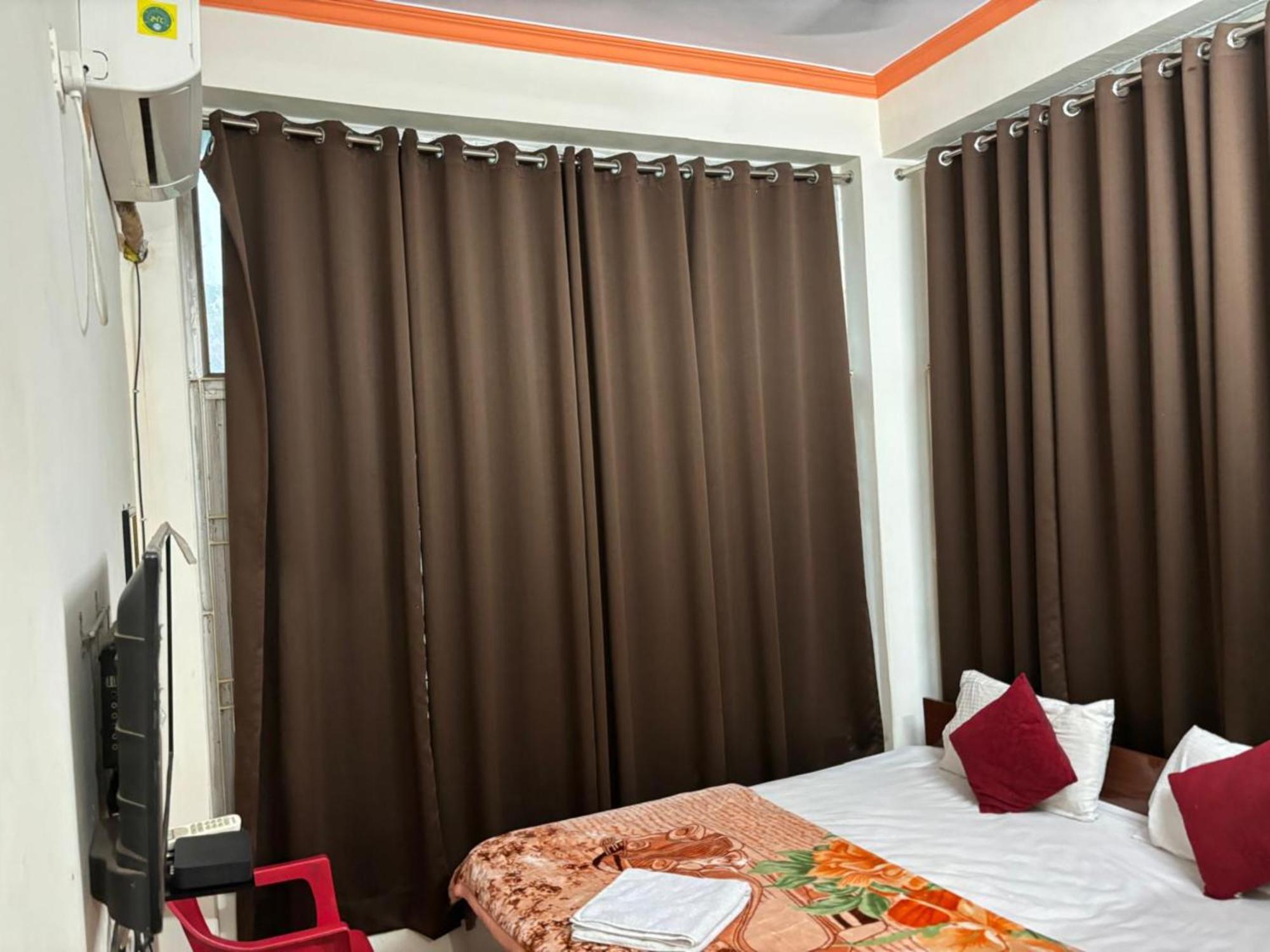 Goroomgo Varanasi Paradise Varanasi - Parking & Restaurant Available - Perfect Location And Comfortable Room Exteriér fotografie