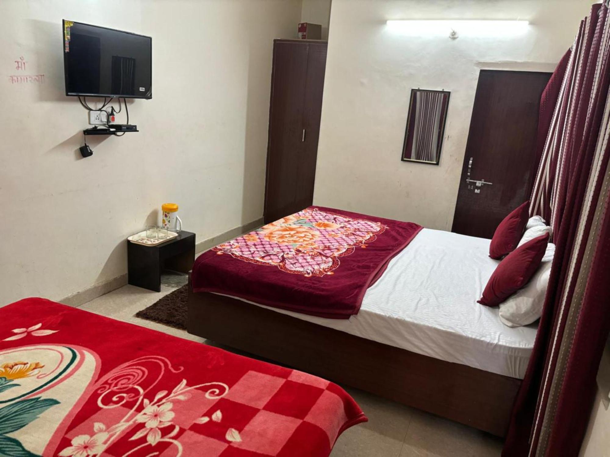 Goroomgo Varanasi Paradise Varanasi - Parking & Restaurant Available - Perfect Location And Comfortable Room Exteriér fotografie